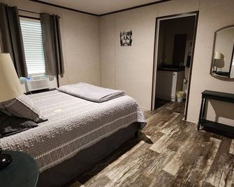 Cozy 2-bedroom home on Lake Secession! - Abbeville - Habitación