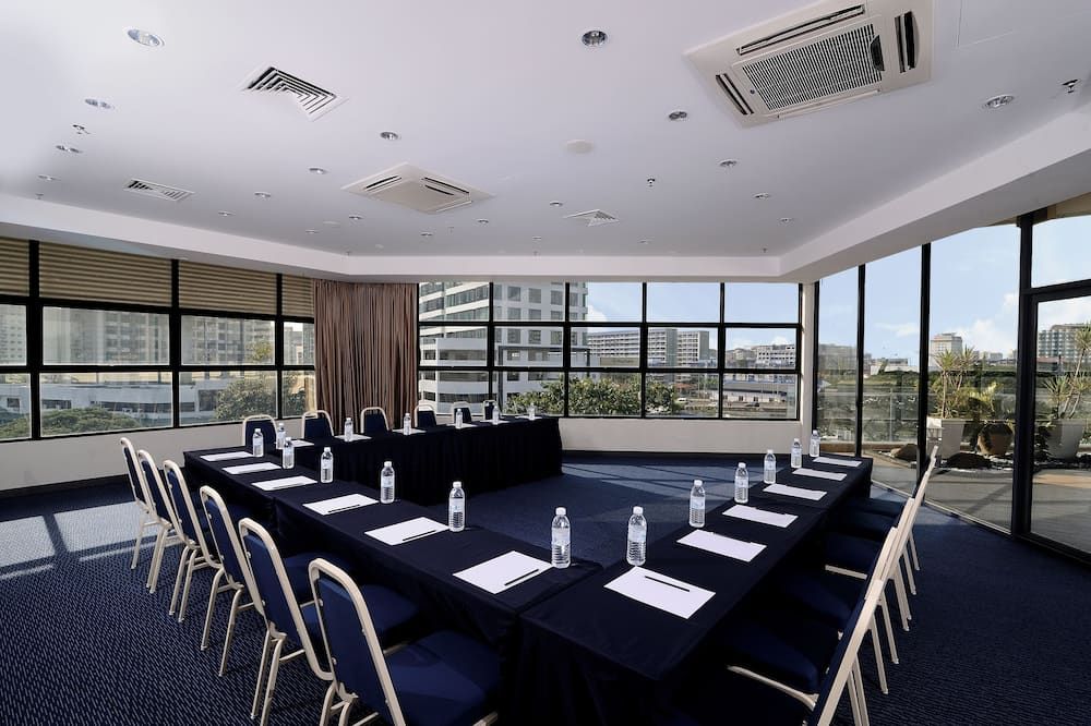 Oceania Hotel - קוטה קינבאלו - חדר ישיבות