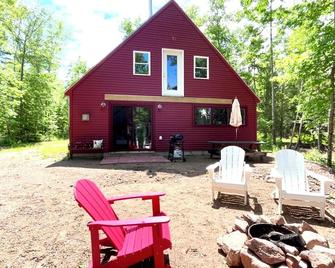 2br Waterfront Cottage, 2.5 Baths, Stunning St. Croix River Views, Near Canada - Robbinston - Patio