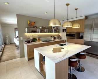 Mas 1 hectare, 5 minutes from the beach and the international golf course. - Saint-Cyprien - Küche
