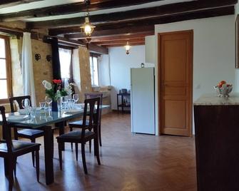 Gîte rural, proche des sites touristiques - Gourdon - Salle à manger