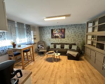 Ferienwohnung Schliephake 2 - Schöningen - Sala de estar