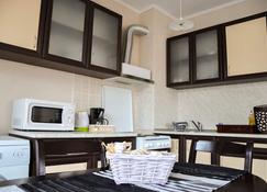 Ivanovi Apartments - Burgas - Kitchen