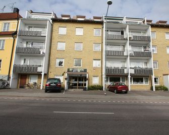 Riverside Hotel & Apartments - Ängelholm - Edificio