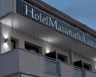 Hotel Masaniello Luxury - Casoria - Building