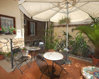 Hotel Alexis - Roma - Patio