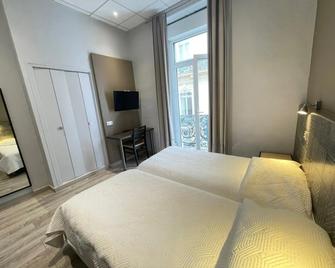Hotel de La Comédie - Montpellier - Bedroom