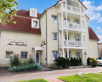 Apartment Hotel Rosenhof - Kuehlungsborn - Bygning