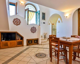 The window to the sky - Amalfi - Comedor