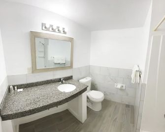 Economy Inn - Brownfield