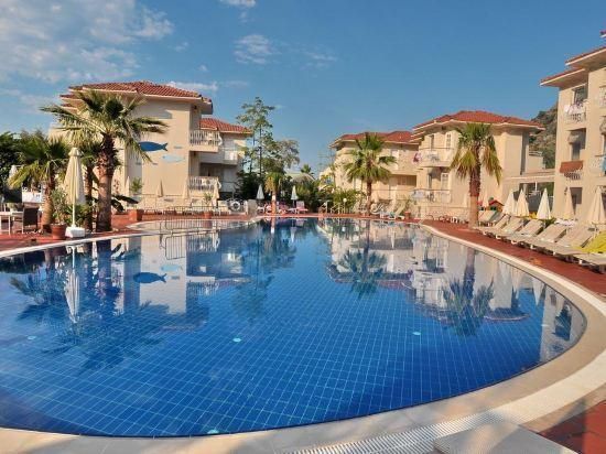 ذا بلو لاجون ديلاكس هوتل