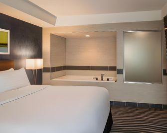 Holiday Inn Winnipeg - Airport West - Winnipeg - Bedroom