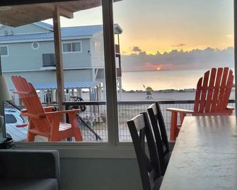 Casita B · Las Casitas on Magnolia Beach - Casita B - Port Lavaca - Balkón