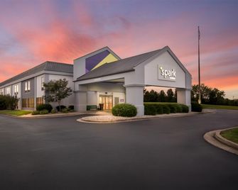Spark by Hilton Bardstown - Bardstown - Edificio