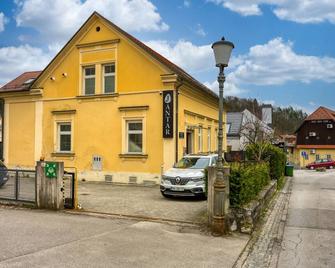 Apartments Jantar - Happy Rentals - Novo mesto - Edificio
