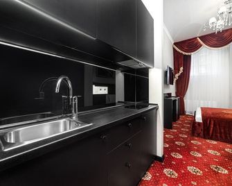 Monika Apart Hotel - Odesa - Küche