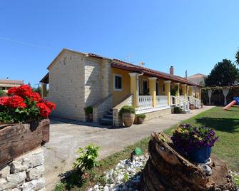 Villa Anna - Acharavi - Budynek