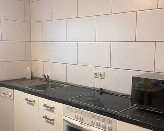 NR 3 Apartment on the upper floor 3 ZKB for companies/families - Vellmar - Kitchen