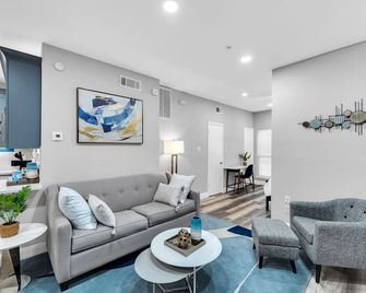 Best of Oaklawn Mins to Uptown and Medical Center - דאלאס - סלון