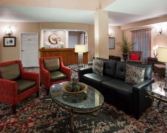 GrandStay Residential Suites Eau Claire - О’Клер - Вітальня