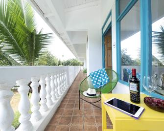 Bird Of Paradise Hotel - Jacó - Balcón