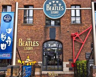 George's Studio @ Liver House - Birkenhead - Building