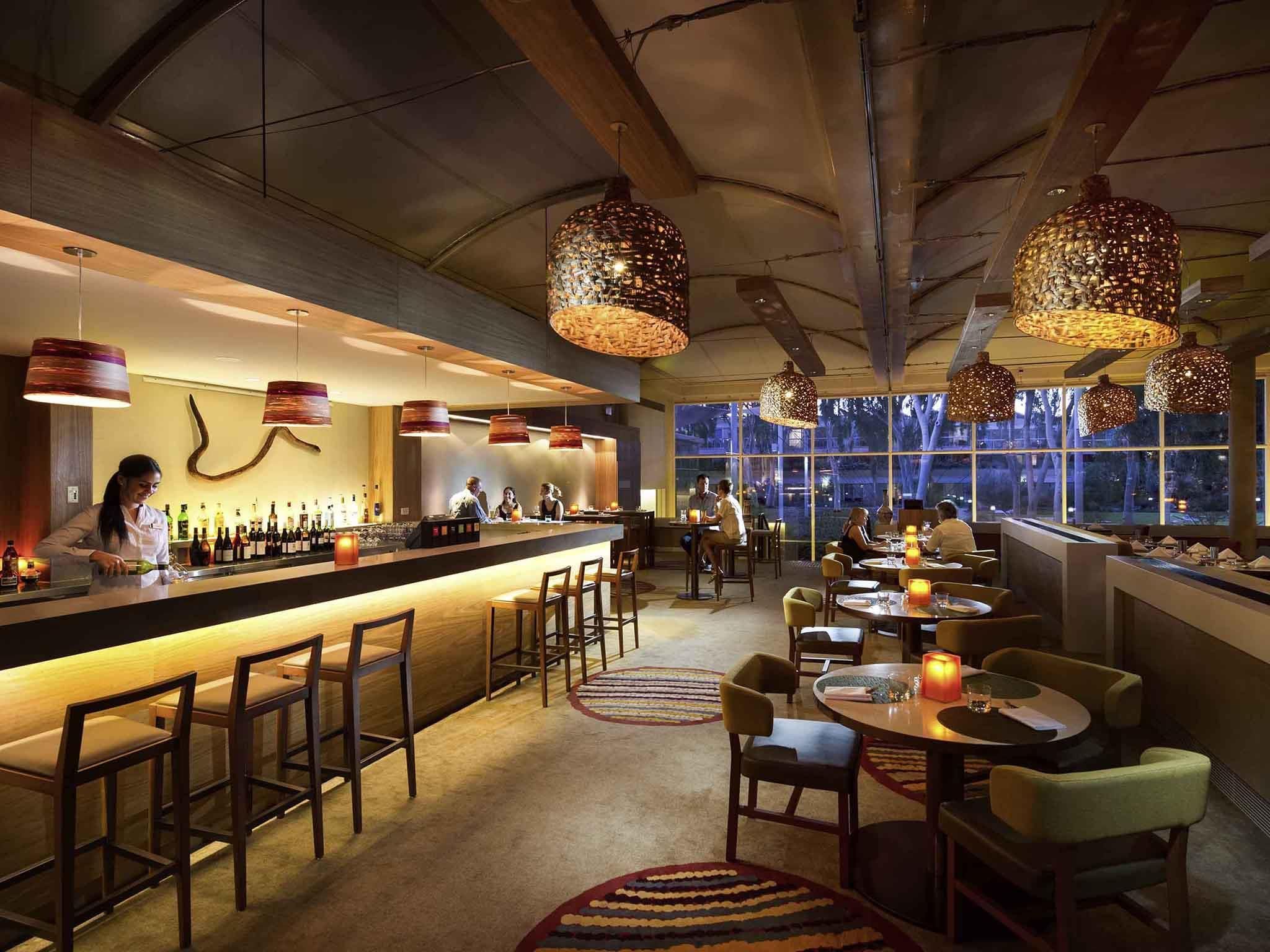 Sails in the Desert - A member of Pullman Hotels - יולרה - בר