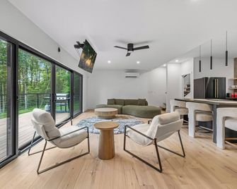 Luxury tree house inspired house located 5 miles from Ellicottville, NY - Salamanca