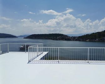 Dali Fish Inn Sea View Hotel - Dali - Balcony