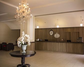 Hotel Premier - São Luiz - Front desk