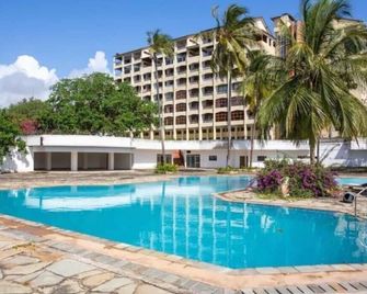 Golden Sun Beach Apartments - Mombasa