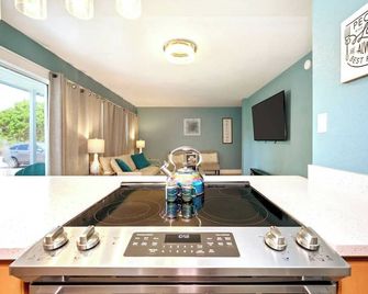 Cool Azul 3 Community Pools Central Destin - Destin - Kitchen