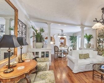 Tropical Designer House in Heart of Antique Row WPB - West Palm Beach - Sala de estar