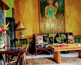 Lava Apartment in Paradise! - Keaau - Living room