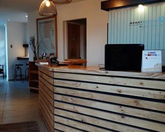 Apart Hotel Quillango - פונטה ארנס - דלפק קבלה