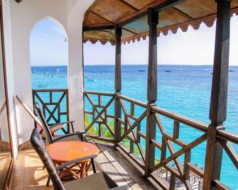 Langi Langi Beach Bungalows - Nungwi - Balcony