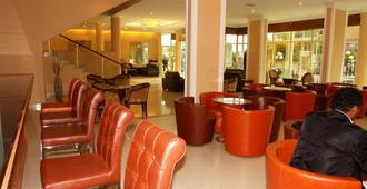 Dreamliner Hotel - Addis Ababa - Lobby