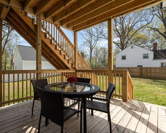 Discover Downtown Fuquay from Our Luxury Condo - Fuquay-Varina - Balcón