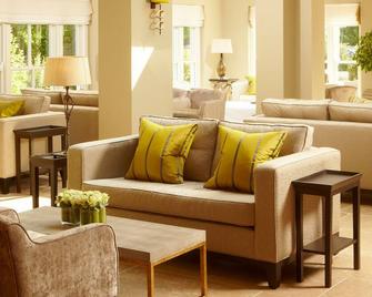 The Vineyard - Newbury - Living room