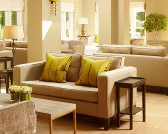 The Vineyard - Newbury - Lounge