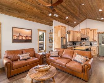 The Bunkhouse, Fire pit, Hot tub, Zion and Bryce - Mount Carmel - Sala de estar