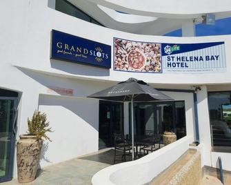 St Helena Bay Hotel - Saint Helena Bay - Building