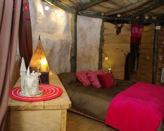 Le Nid Dans Les Bruyères - Fère-en-Tardenois - Slaapkamer