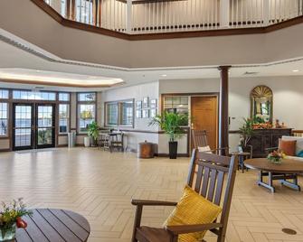 Oakwood Resort - Syracuse - Lobby