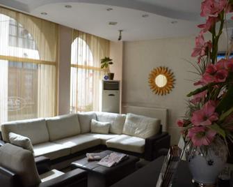 Ayvalik Palas Hotel - אייבאליק - סלון