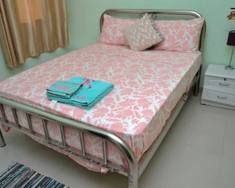 Chambre Économique - Dakar - Bedroom