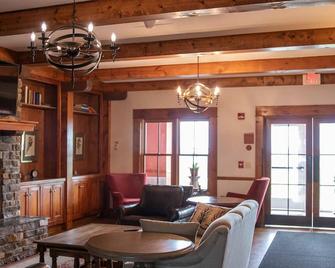 H314, Hot Tub, Ski In-Out, Village - Snowshoe - Living room
