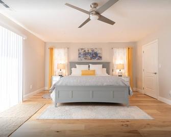Semi secluded retreat/ remote office/City escape. A getaway On 100 acres ranch br - Livermore - Habitación