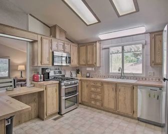 Family-Friendly Home about 1 Mi to Kern River! - Wofford Heights - Keuken