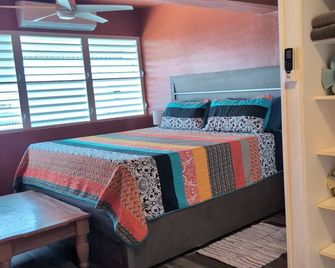 Charming 3-bedroom House Steps From Luquillo Beach - Luquillo